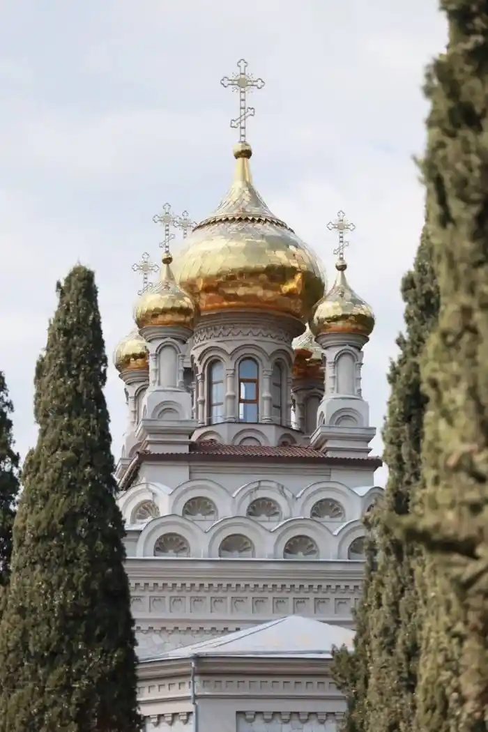 Расписание богослужений в храме архистратига Михаила г. Алупка