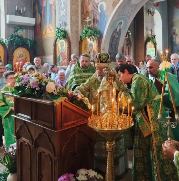 Епископ Ялтинский Нестор возглавил Божественную литургию в день Святого Духа