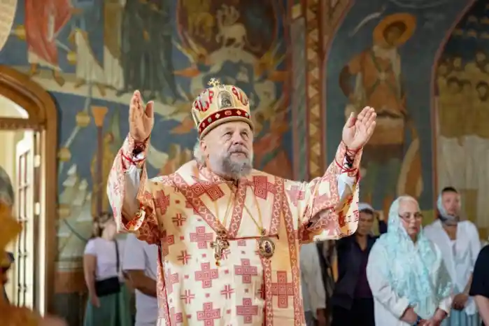 Епископ Ялтинский Нестор совершил Божественную Литургию совместно со студентами Таврической духовной семинарии в храме святого Архистратига Михаила в Алупке.